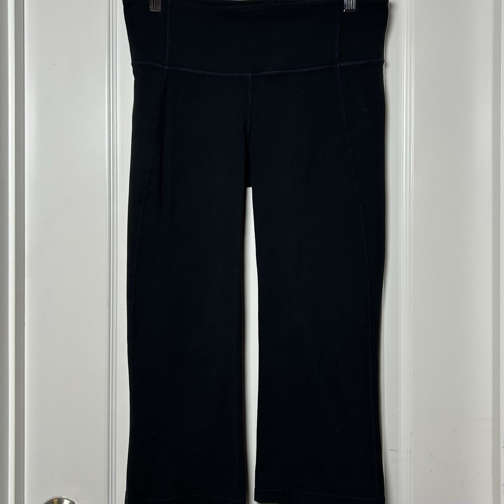Lululemon Black Back Hem Slit Mid Rise Stretch Gather & Crow Crop Yoga Pants